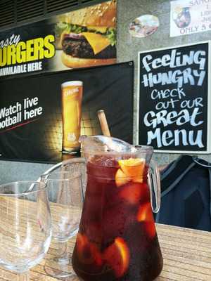 Woodys Cafeteria Bar & Carvery