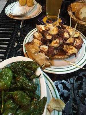 Batuke Taperia Cerveceria