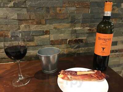 La Tapa Del Barrio Humedo