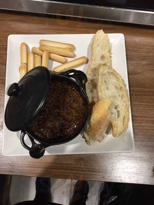 La Tapa Del Barrio Humedo