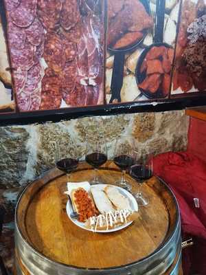 La Tapa Del Barrio Humedo