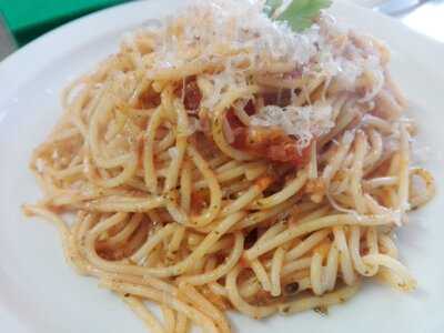 El Obelisco Tapas & Vinos