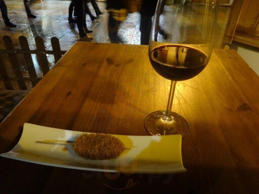 El Veintidos Tapas Y Vinos