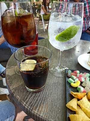 Pepe's Bar Cafe Y Copas