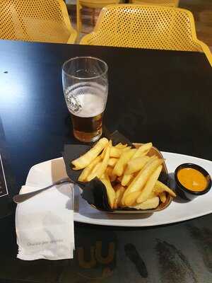 Yellow Submarine Cerveceria Internacional