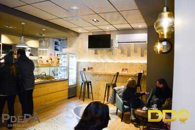 PdepÀ Bakery Claret