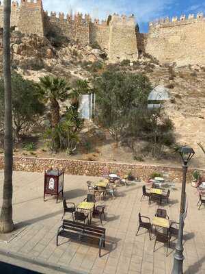 Restaurante Almedina Baraka Tetería & Café