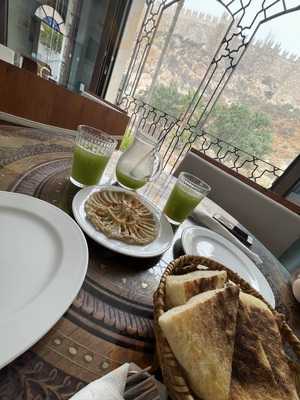 Restaurante Almedina Baraka Tetería & Café