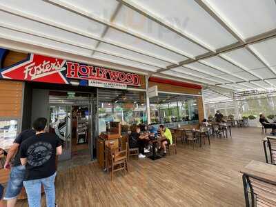 Foster's Hollywood