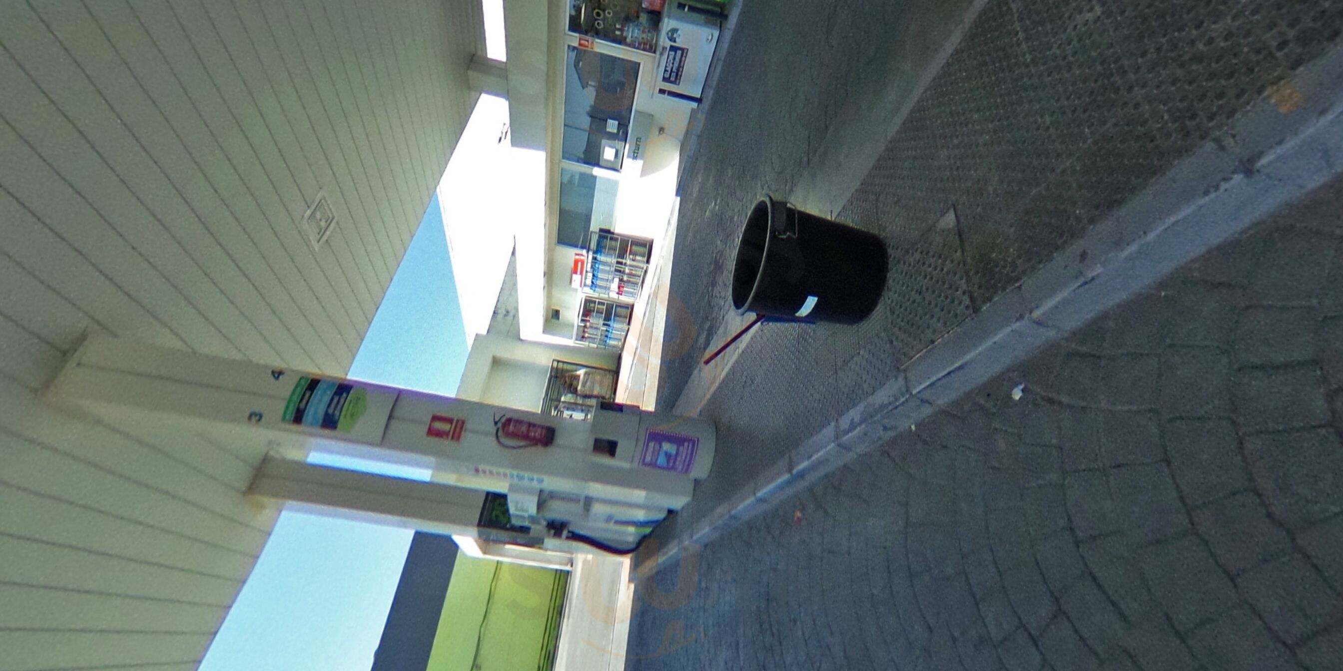 Gasolinera Danford En Bas