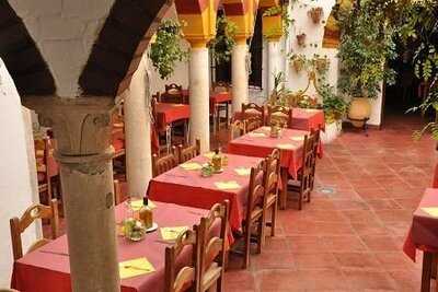 Restaurante Los 3 Califas - Photo 8