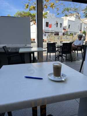 Avenida Restaurante - Cafe