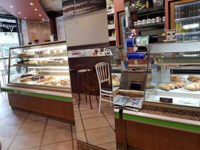 Pastelería La Camelia - Photo 7