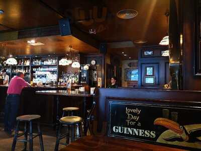 Mullin's Irish Pub