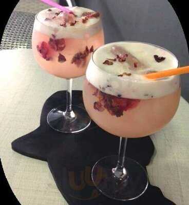 Vintage Slow Bar Coffee & Cocktail Lab