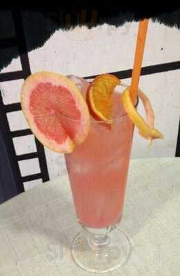 Vintage Slow Bar Coffee & Cocktail Lab