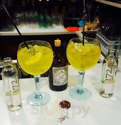 Vintage Slow Bar Coffee & Cocktail Lab