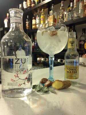 Vintage Slow Bar Coffee & Cocktail Lab