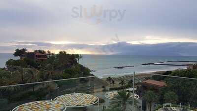 Azotea Sunset Raw Bar