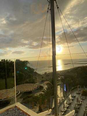 Azotea Sunset Raw Bar