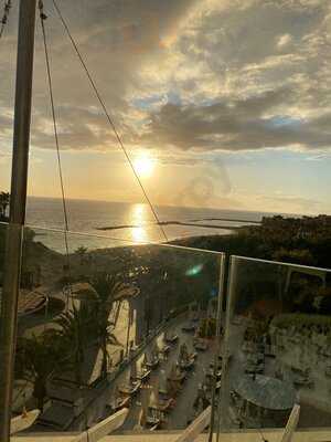 Azotea Sunset Raw Bar