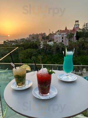 Azotea Sunset Raw Bar