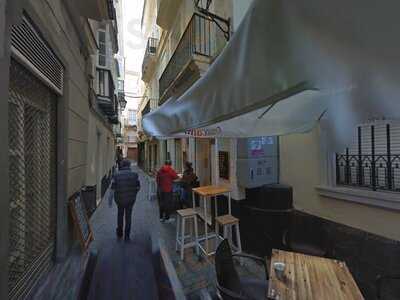 Callejon De La Tapa