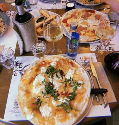 La Mafia Se Sienta A La Mesa Girona