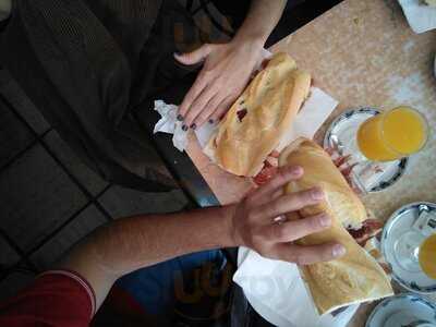 Restaurante Cafetería El Pato Rojo