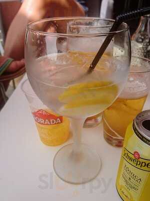 Chapeau Tearoom & Eat Cafe