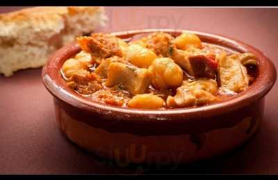 Cafeteria - Taperia Roble Rojo