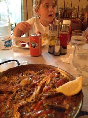 L'anfora Y El Casal Del Pernil