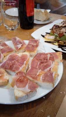 El Tapeo De La Plaza