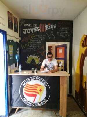 Casal De Joves 4 Rius