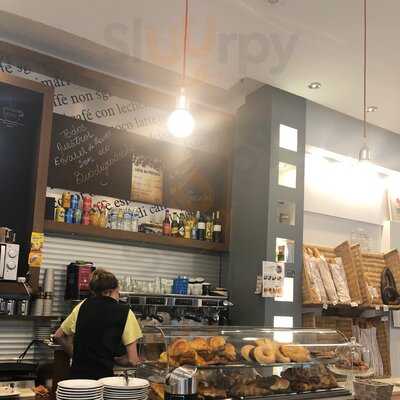 Café Irubi & M - Photo 8