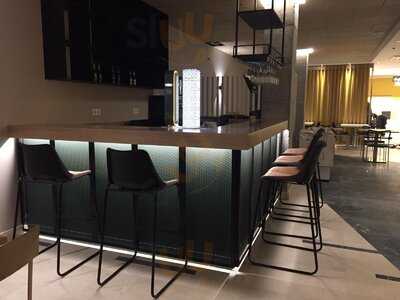 El 21 Coffee & Restaurant