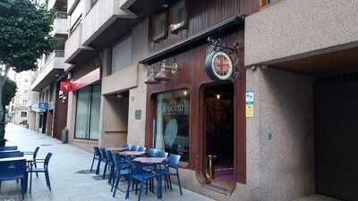 La Goleta Music & Cocktail Pub