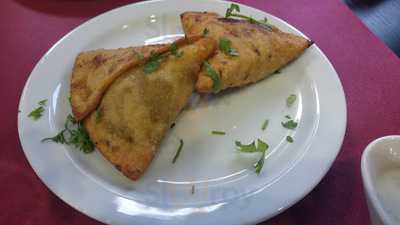 Restaurante Saga De Cocina Hindu Y Española.