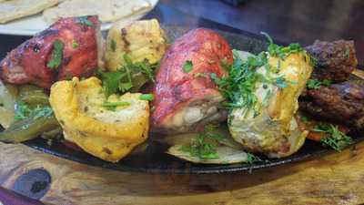 Restaurante Saga De Cocina Hindu Y Española.