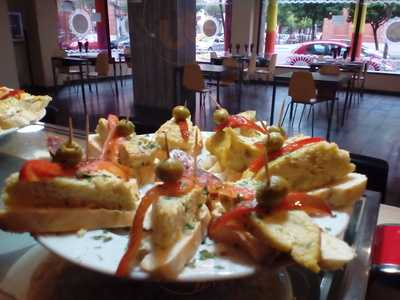 Restaurante Saga De Cocina Hindu Y Española.