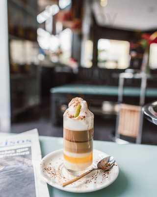 Café, Bar & Lounge Macusamba