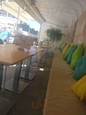 Breezy Snacks And Juices