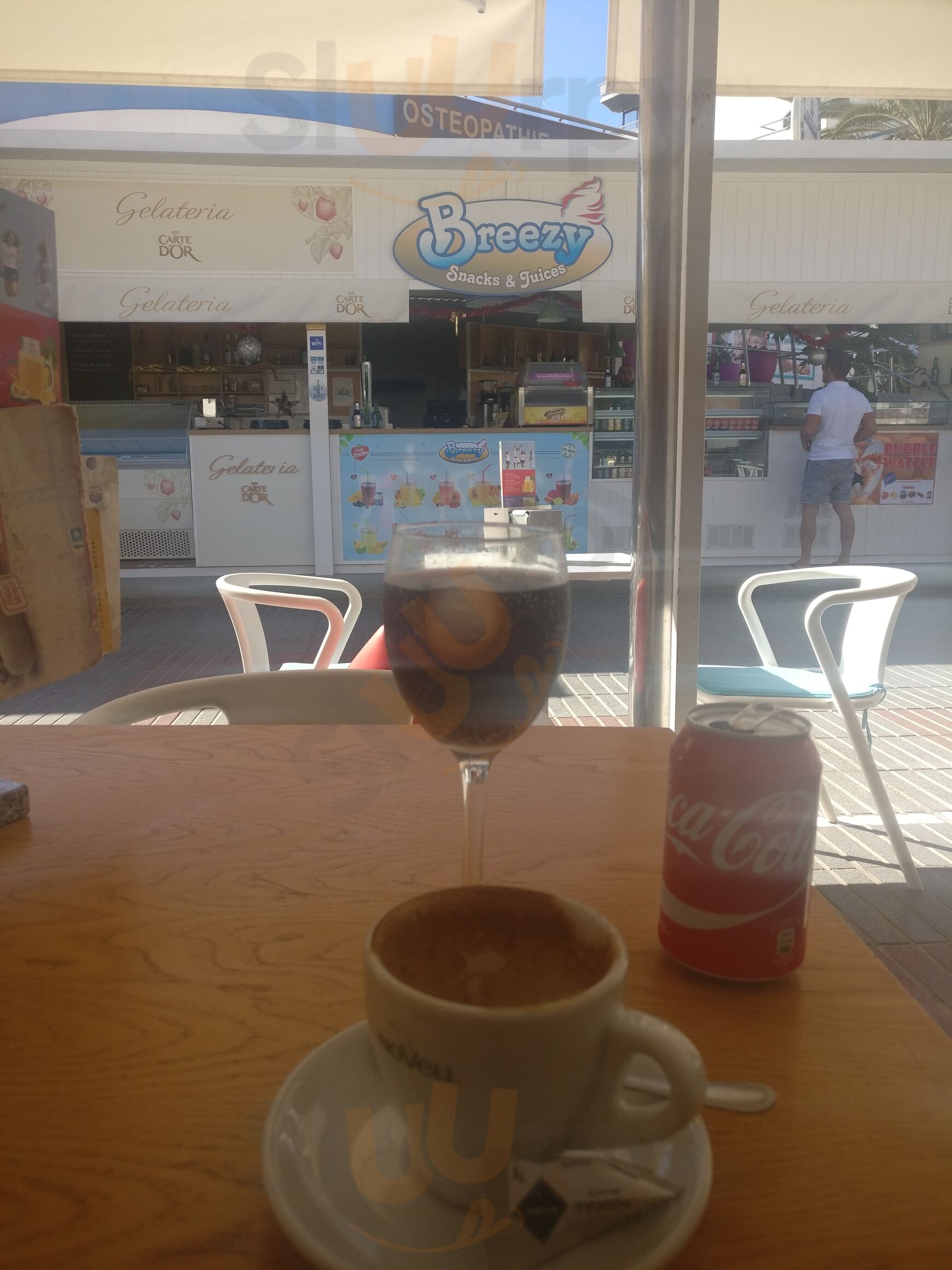 Breezy Snacks And Juices