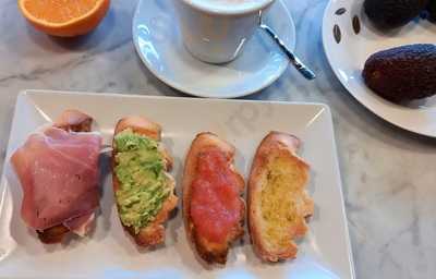 Lekuona Cafeteria Y Panadería