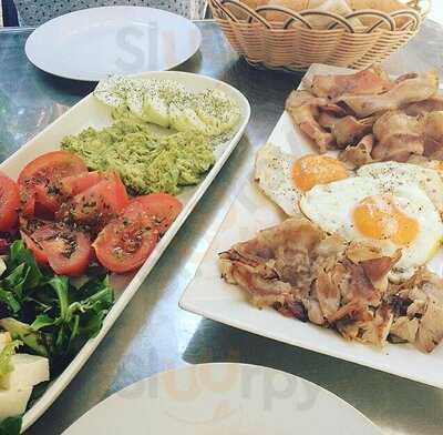 Cactus Café & Tapas