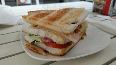 Zoe’s Coffee & Tea