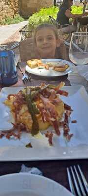 El Portón Café Y Copas