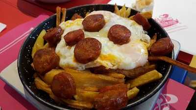 2 Mujeres Al Borde De Un Ataque De Nervios