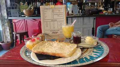 Clandestina, La Cazuela