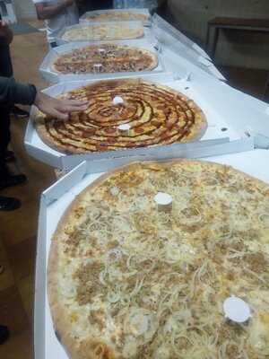 Pizzeria La Finissima Maxipizza